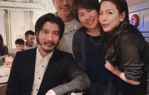 王力宏回昔日豪宅探望三子女，时光流转，父爱如山