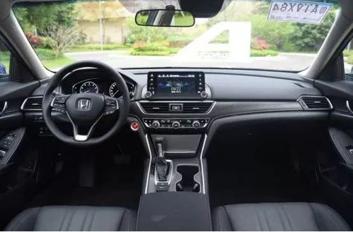 十代雅阁落地价多少钱(十代雅阁落地价多少钱一辆)