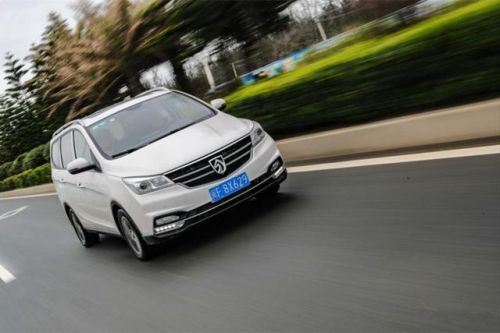 宝骏730自动挡7座(宝骏730自动挡7座拉货)