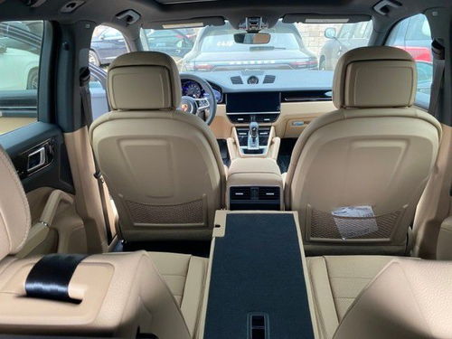 卡宴suv价格及图片(卡宴suv2021款报价及图片)