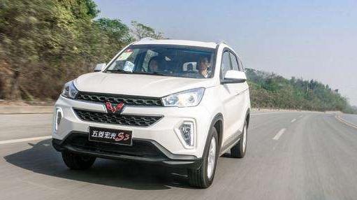 五菱suv新款越野七座(五菱suv新款越野七座什么时候上市)