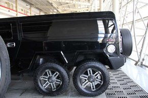 悍马h2加长版(悍马H2加长版内饰)