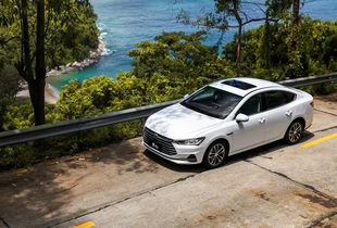 10万左右油电混合(10万左右油电混合比亚迪)