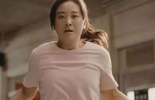 贾玲的蜕变之路，从减肥100斤到观众缘的微妙变化