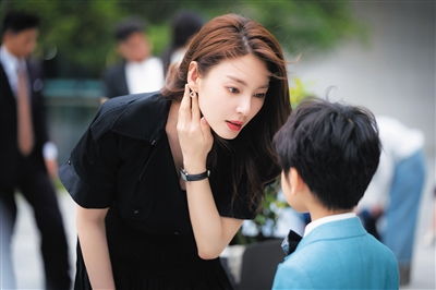 张馨予的幸福生活,揭秘老公年薪15万背后的故事 张馨予的幸福生活,揭秘老公年薪15万背后的故事