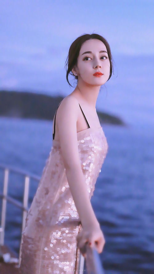 蓝盈莹春晚彩排妆容,贵气之美,璀璨绽放 蓝盈莹春晚彩排妆容,贵气之美,璀璨绽放