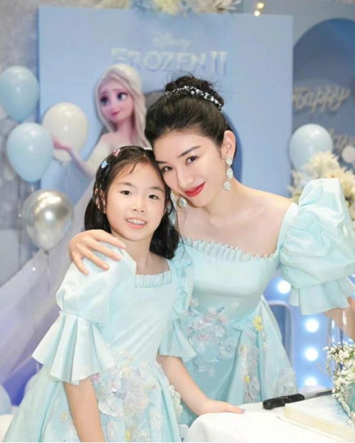 董璇携女儿勇闯冰雪大世界，母女共筑冰雪奇缘