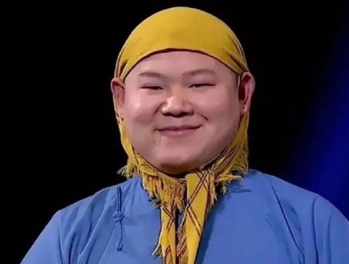 岳云鹏回老家过年，弟弟罕见露面，亲情温暖人心