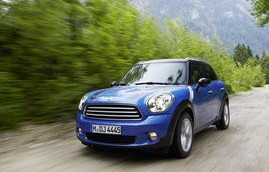 女士迷你小轿车自动挡(丰田小可爱38万)