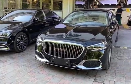 奔驰和迈巴赫怎么区分(迈巴赫)