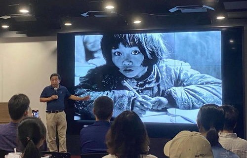 美代表意外嘴瓢，耿爽蚌埠住了的背后故事