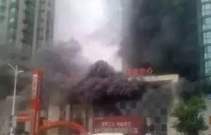 河南万达广场氢气球爆燃事件，消防部门通报与反思