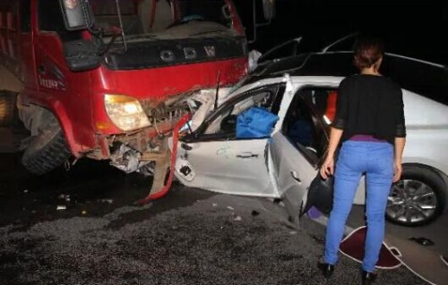 温州一家五口驾车坠崖悲剧，一死四伤的悲剧事件