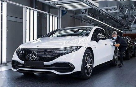 梅赛德斯奔驰2022款价格(梅赛德斯奔驰2022款价格及图片)