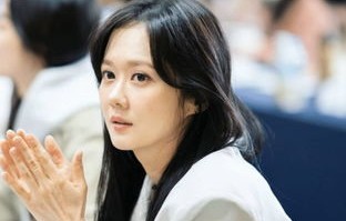 宋慧乔时隔十年重返韩影，经典再现的魅力之旅