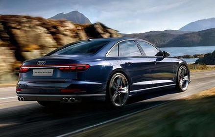 奥迪S8的价格及其市场表现