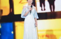 孟子义上节目穿平价服装的独特风采