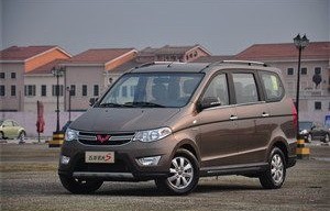 五菱宏光s图片大全(五菱宏光s图片大全大图)