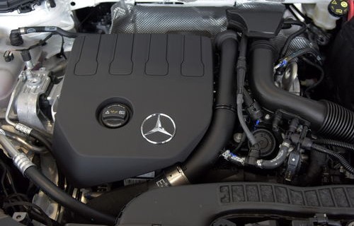 奔驰小型suv女士款(奔驰小型suv女士款图片)