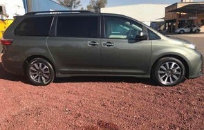 丰田toyota图片(丰田TOYOTA图片多少钱200万)