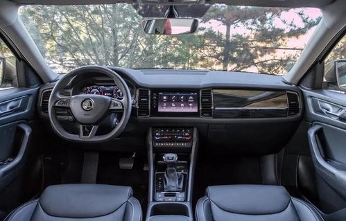 中高端suv排行榜前十名(高端中型suv排行榜前十名)