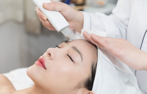 女子遭遇温泉池烫伤悲剧，两秒之内，肌肤之痛