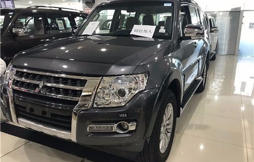 三菱帕杰罗2022款报价及图片(三菱汽车帕杰罗2020款报价)