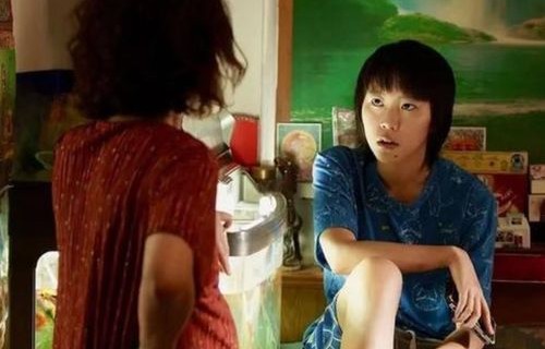 马伊琍女儿晒新年照，姐妹俩酷似文章，家族的温馨与遗传的奇妙