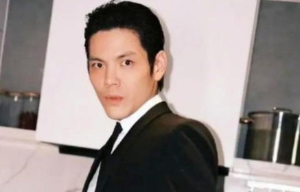 向佐回应扇李小龙模仿者巴掌事件,尊重与理解的重要性