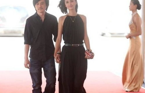 短剧离婚后夫人马甲捂不住了第99集，爱与真相的交织