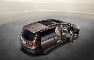 面包车图片(面包车图片卡通)