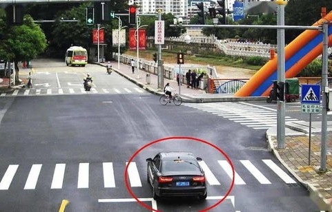 怎么查某个路口拍不拍闯红灯(无意中闯了红灯怎么办)