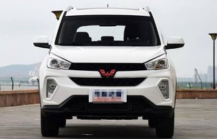 五菱宏光七座报价(五菱宏光七座报价 新款)