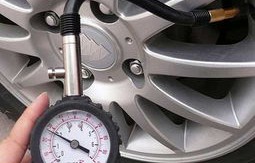 小轿车(小轿车轮胎气压多少为标准)