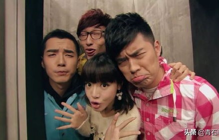 短剧离婚后前任老公宠妻无度——李艾笑的爱情故事