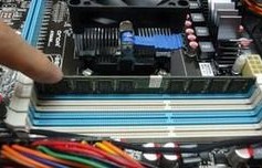 如何组装一台完整的台式机（台式机怎么组装）