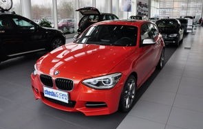 宝马1系118i(宝马1系118i参数配置)