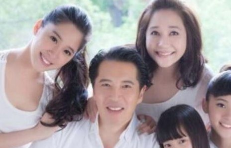 洪小铃的幸福时刻，宣布结婚与怀孕的喜悦