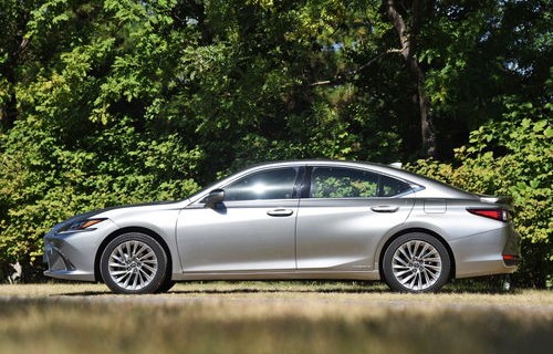 雷克萨斯es200二手车报价(雷克萨斯es200二手车报价查询)