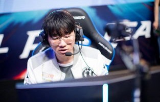 Faker的坚韧之路，每天练习14小时的电竞传奇