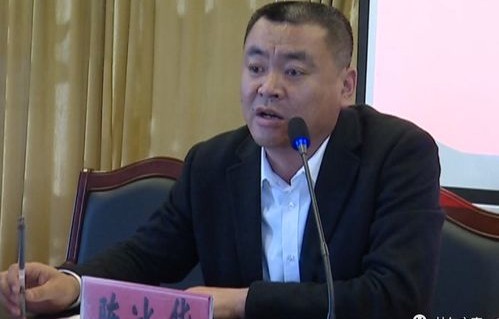 副局长多语种推介大米的魅力之旅