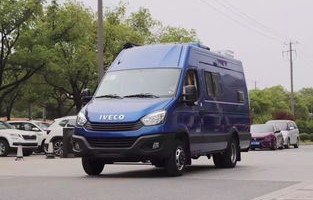 依维柯房车价格(依维柯房车价格10万一20万自动挡)