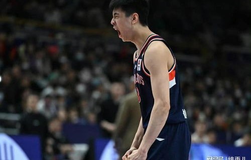 林葳荣登选秀网站25届NBA新秀候选名单，篮球新星的崛起