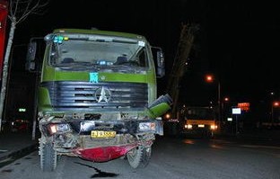 生命的奇迹——遭货车碾压的男孩的重生