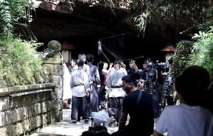 短剧铁拳无敌杨芊芊——71集的武侠传奇