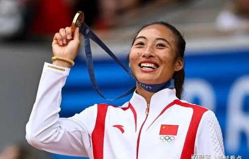 郑钦文泪洒球场，一次被罚的成长之路