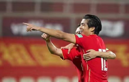 揭秘国足0:7惨败内幕，张玉宁的独家披露