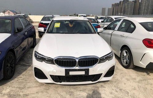 宝马1系属于什么档次(宝马1系是)