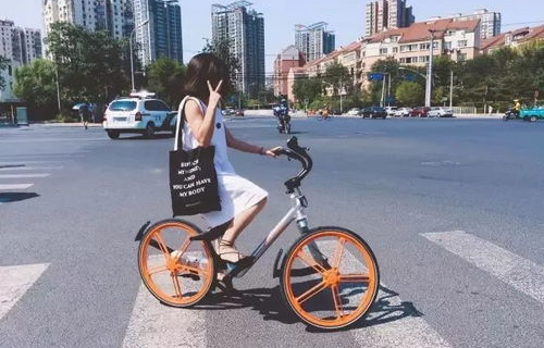 大哥川西之行，单衣骑行共享单车