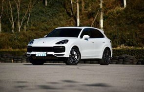 开卡宴一般什么档次人(三大伪豪车是哪三个)